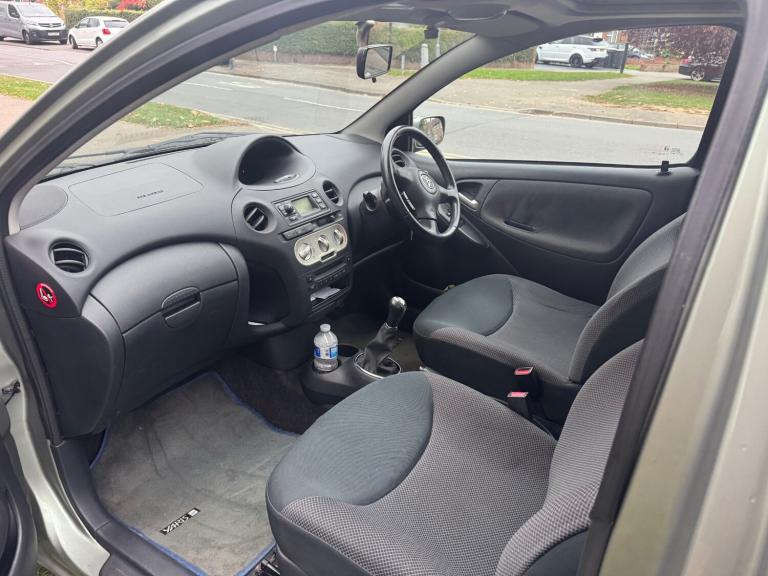 2004 Toyota Yaris 1.3 VVT-i T Spirit 3dr HATCHBACK Petrol Manual