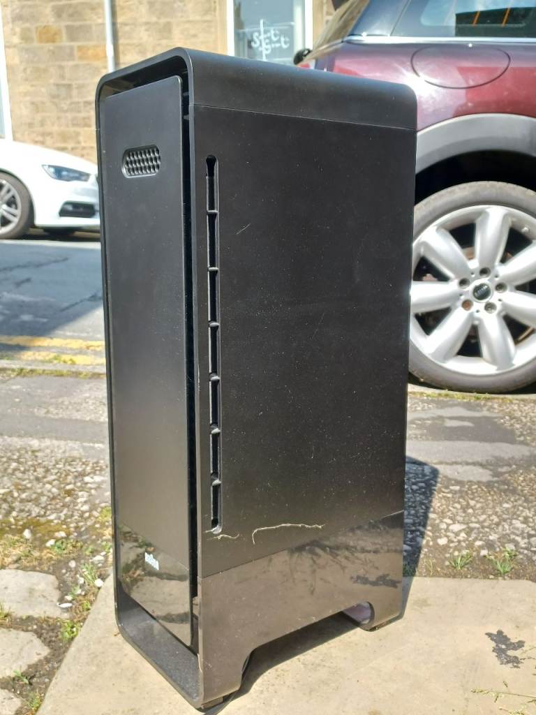 BRAUN Black Air Purifier and Cleaner - Good Condition