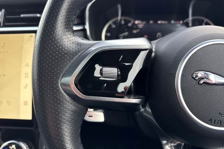 2023 Jaguar F-Pace 2.0 D200 MHEV R-Dynamic Black Auto AWD Euro 6 (s/s) 5dr SUV DIESEL Automatic