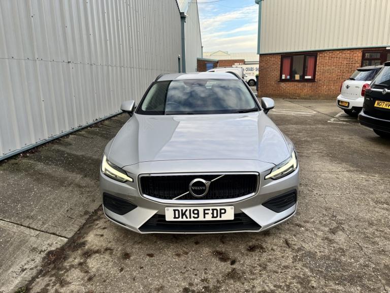 VOLVO V60 2.0 Momentum Plus D3 Silver Manual Diesel 2019