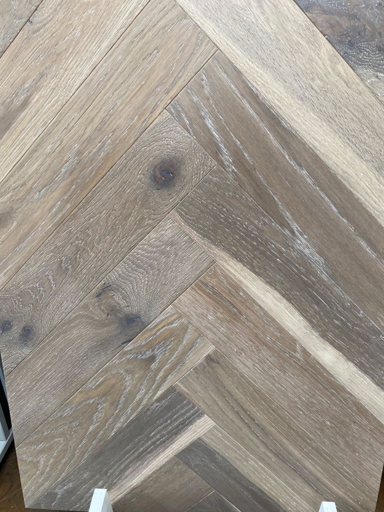 Engineered oak wooden herringbone flooring 