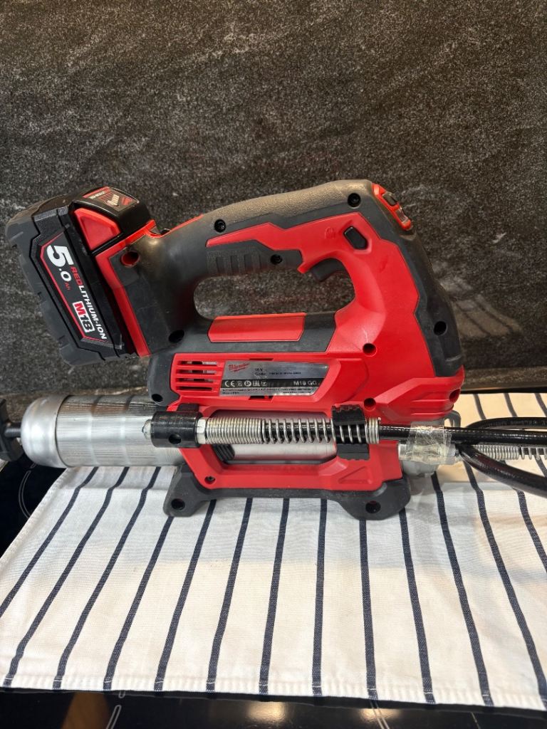 Milwaukee Grease Gun M18 GG + Battery Immaculate Cond.