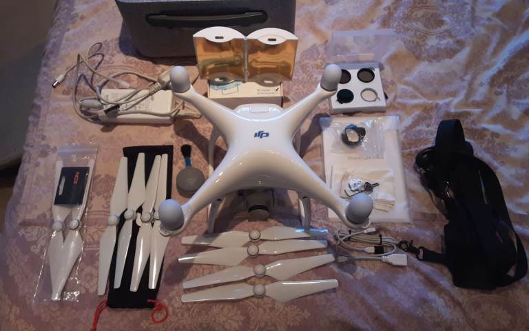 Dji phantom 4 drone