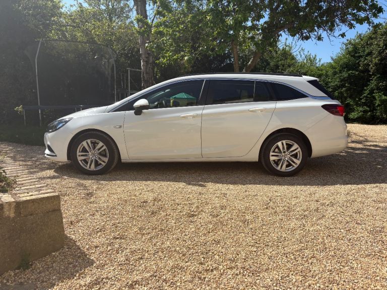 Vauxhall, ASTRA, Estate, 2018, 70MPG, ULEZ, 15 Services ,New MOT