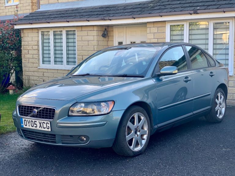 Volvo S40 2.0 Diesel — Heated Leather — Sunroof — Parking Sensors — Cheap!