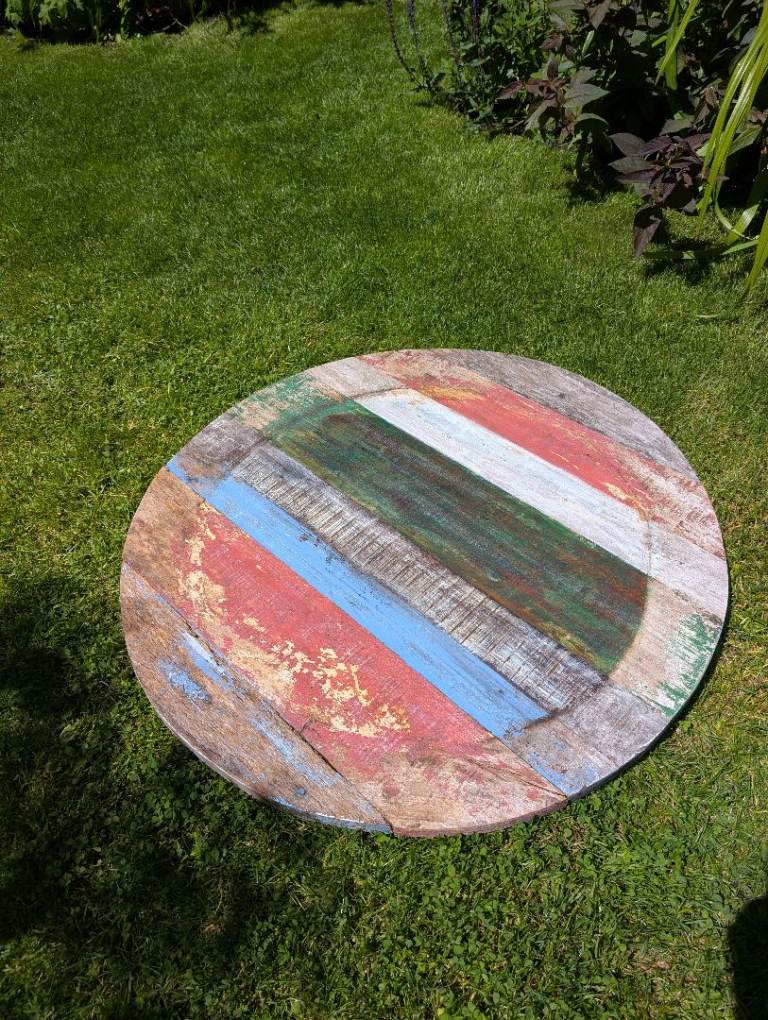 Circular mango wood outdoor decoration