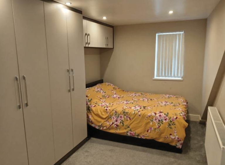 Double Bedroom | Furnished | Shared Kitchen | Bills Included | Princes Park Lane, Heathrow - UB3