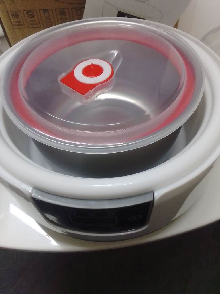 Yogurt maker with 5 glass containers 