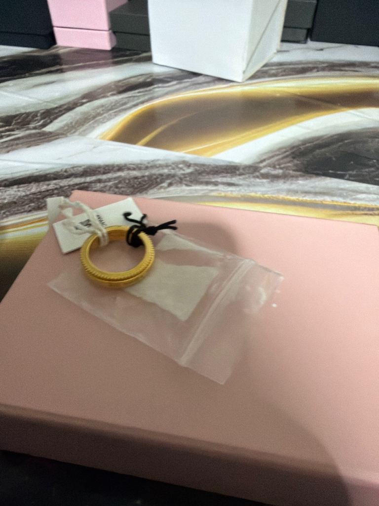 Women’s ring 