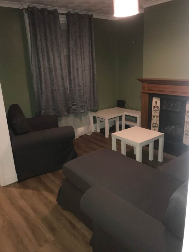 Fabulous Modern 2 bedroom house fully furnished bathroom kitchen dining rm garden WORTHING BN11