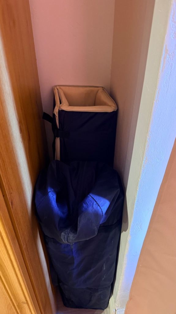 Travel cot 