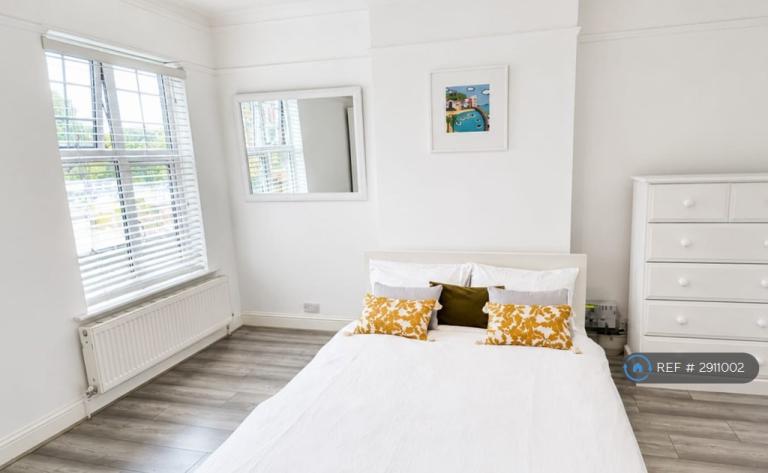 1 bedroom in Dolphin Road, Slough, SL1 (#2911002)