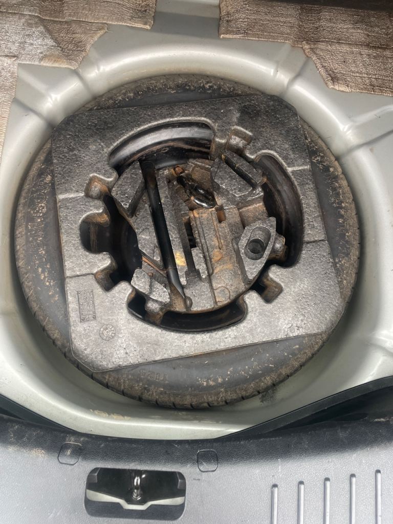 Ford Focus 58 mins plate spare wheel & tyre