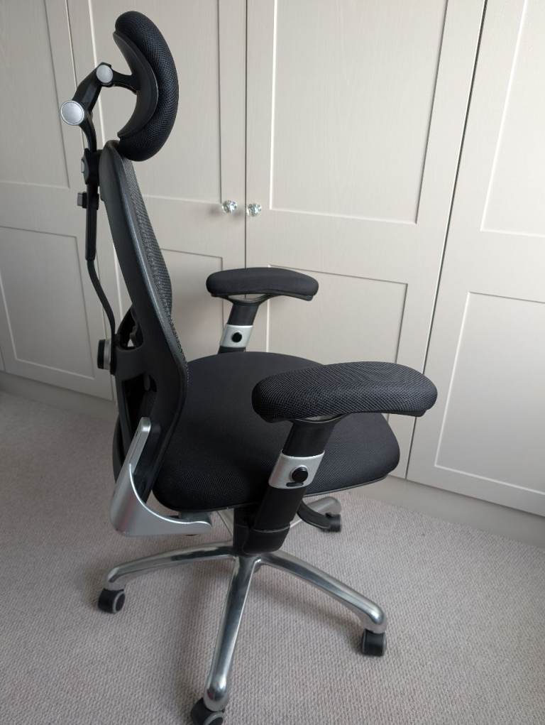 Comfortable Ergonomic Office Chair – Black, Good Condition