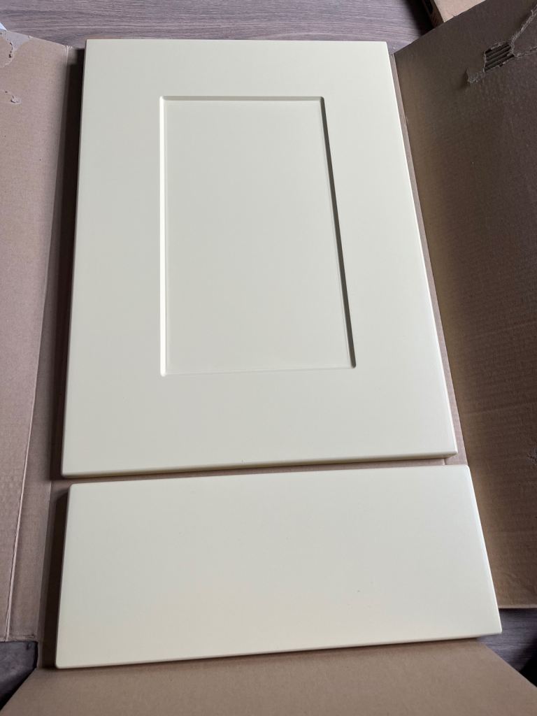 B&q lemon shaker kitchen door/draw