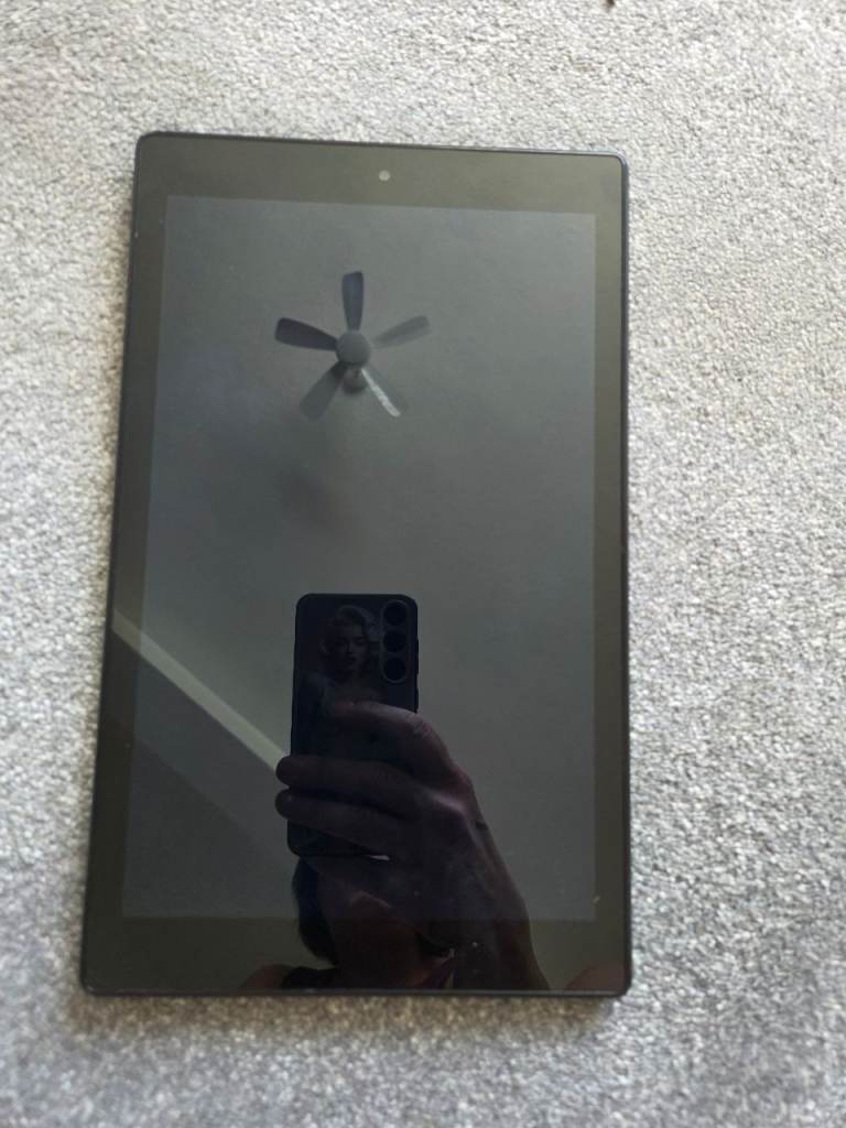 Amazon Fire HD 10 inch Tablet – Black, Good Condition