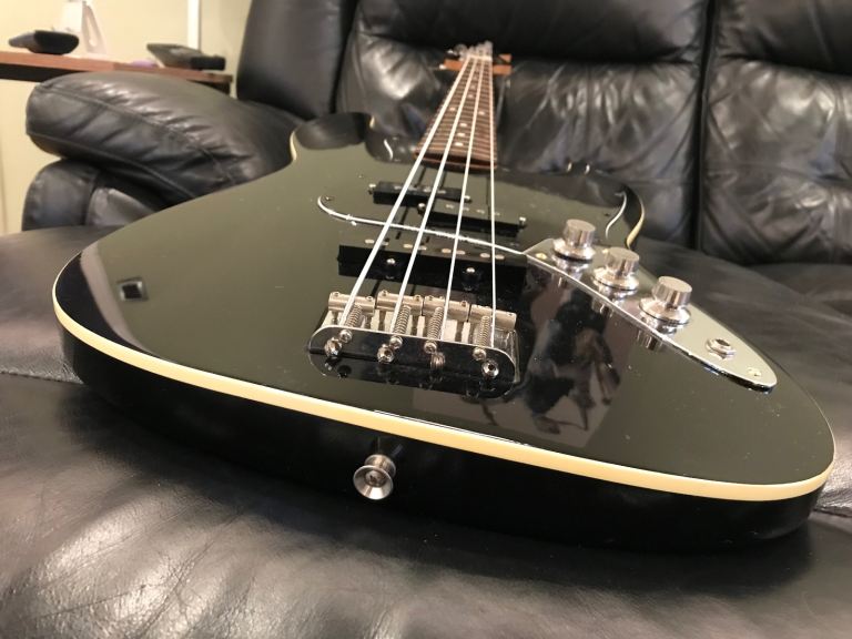 Fender Aerodyne (AJB) 4 string bass guitar, black, c2006, Japan, plays superb 