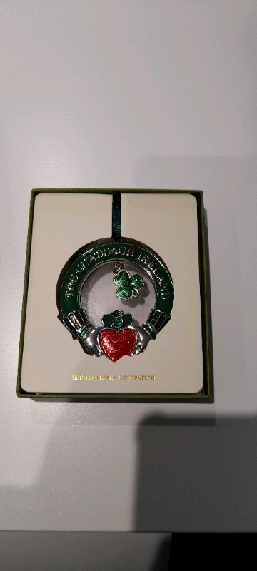 Irish Christams ornament. Trinity and Co