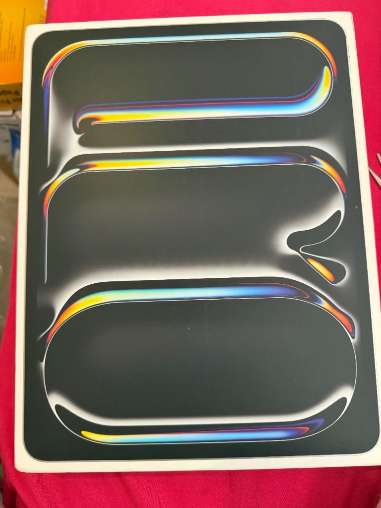 Ipad pro M5 brand new WiFi + cellular 256gb silver 
