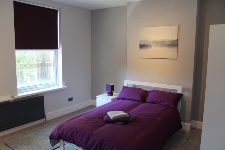 Bedrooms in a furnished house-NG7
