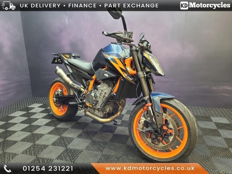 KTM 890 DUKE R, 2022 , Tech pack free service and warranty