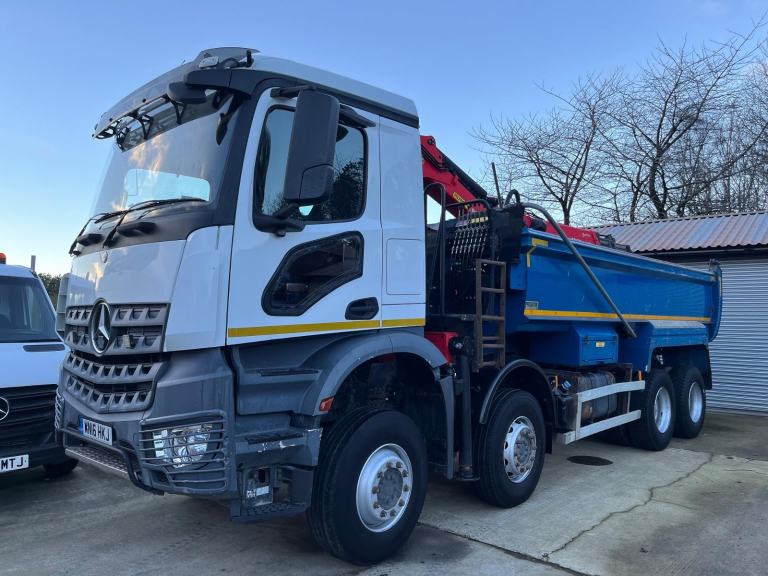 Mercedes-Benz Arocs 8x4 tipper grab only 167000 km