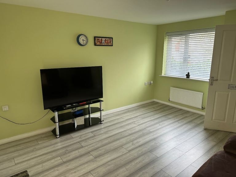Spacious Double Room in Immaculate Owner-Occupied Home – L7 – Edge Hill Station 5 mins