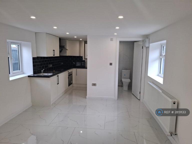 Studio flat in St. Hildas Way, Gravesend, DA12 (#2851133)