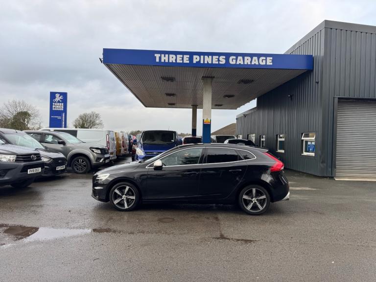 2019 Volvo V40 T2 [122] R Design Edition 5dr Low Mileage Super Clean Example