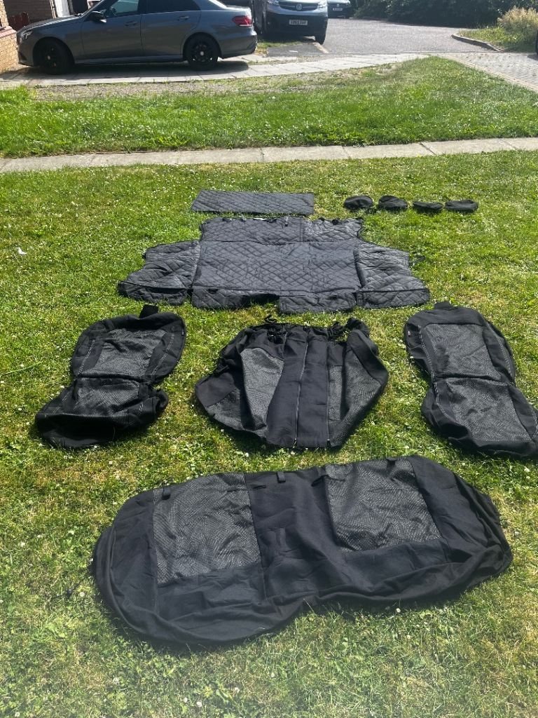 Flying banner seat covers for Ford Kuga