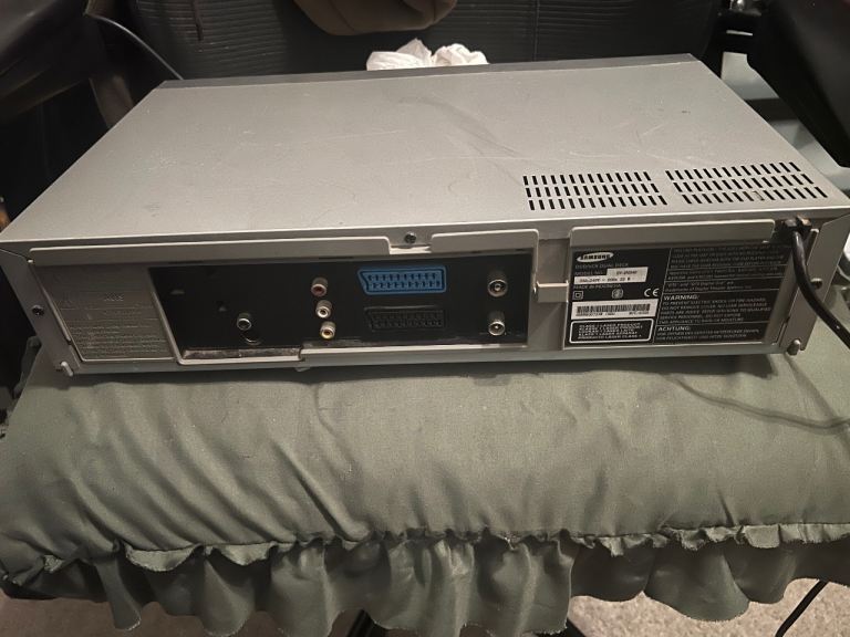 Samsung SV-DVD40 Recorder VHS VCR Combi - No Remote- working