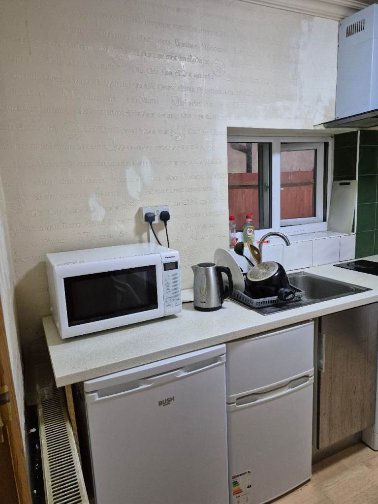 Single room near Malden manor station 