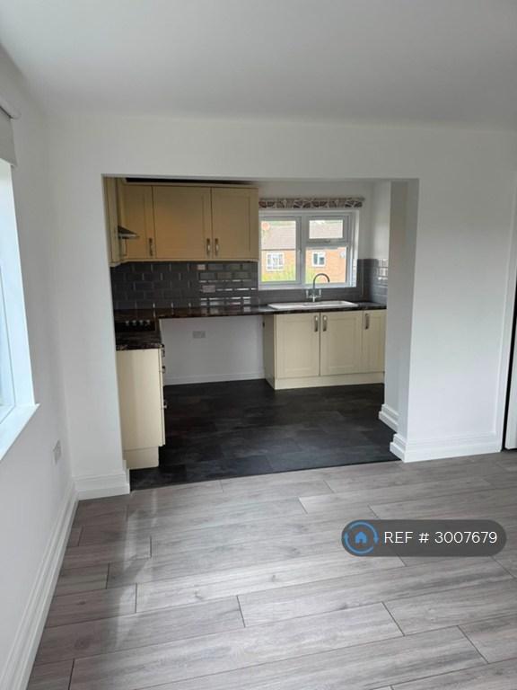 2 bedroom flat in Walkern, Stevenage, SG2 (2 bed) (#3007679)