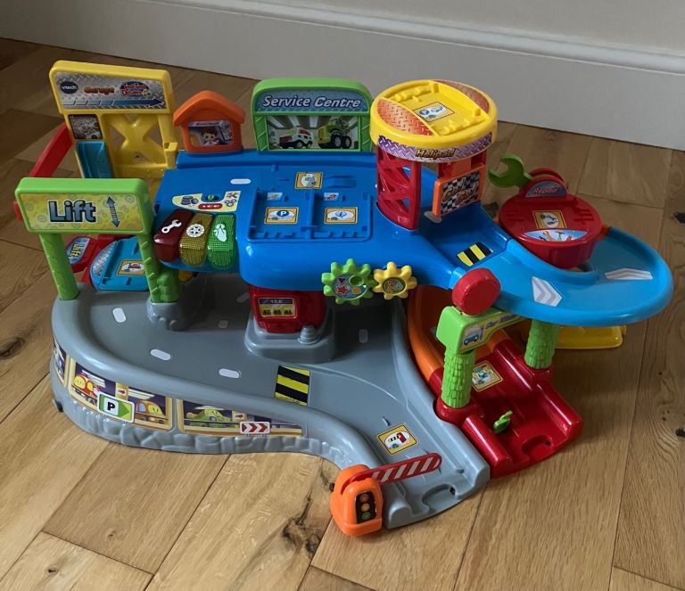 Toot Toot Drivers garage and vehicles 