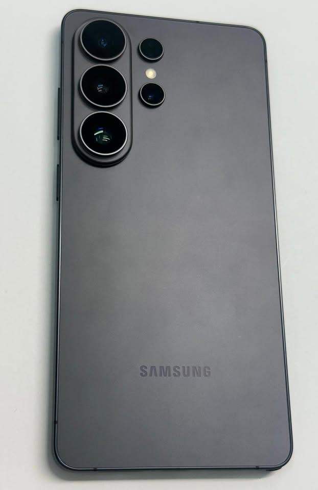 Samsung Galaxy S26 Ultra – Black Color ✨Excellent Condition 💾 256GB Storage