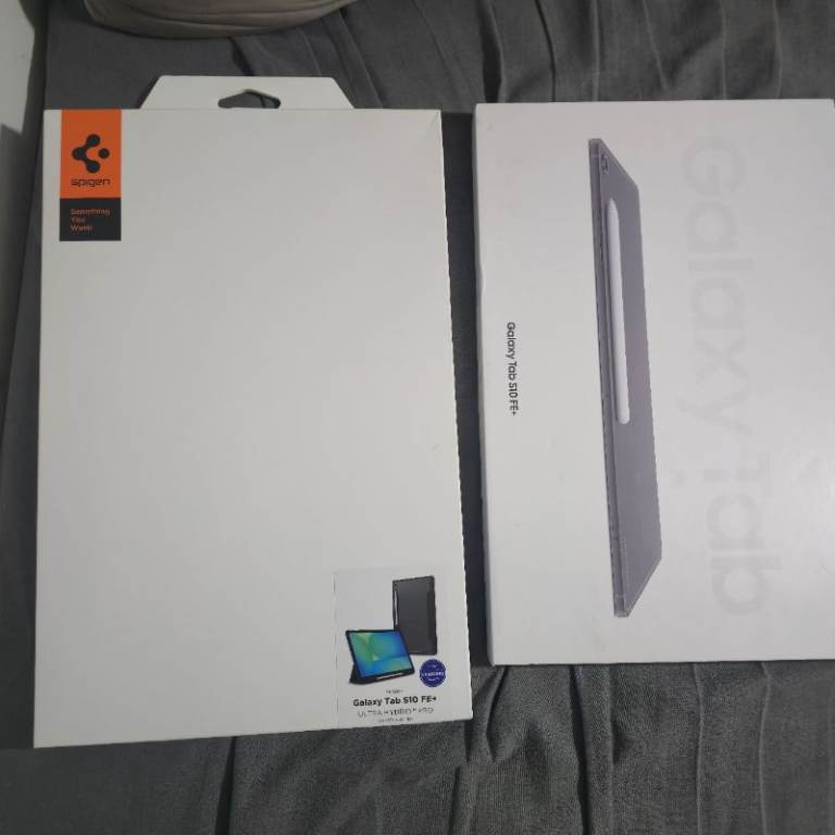 Samsung s10 fe plus tab with spigen cover