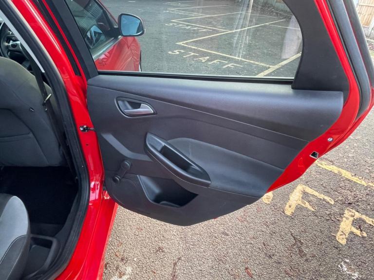  Ford Focus 1.0T EcoBoost Zetec S Euro 5 (s/s) 5dr Petrol Manual