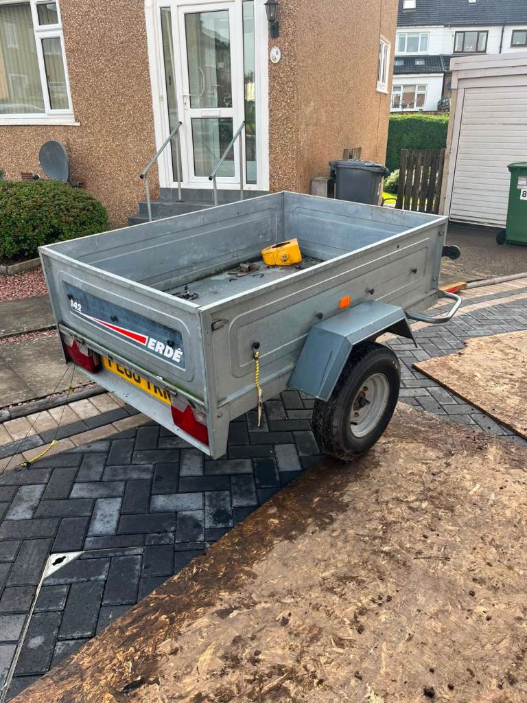 Erde 142 Trailer