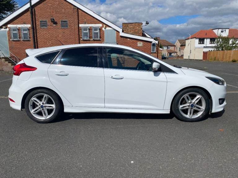 FORD FOCUS  1.0t ZETEC  S  ECOBOOST  IN VGC  2015  NEW BELTS NEW SERVICE NEW MOT WARRANTY GIVEN