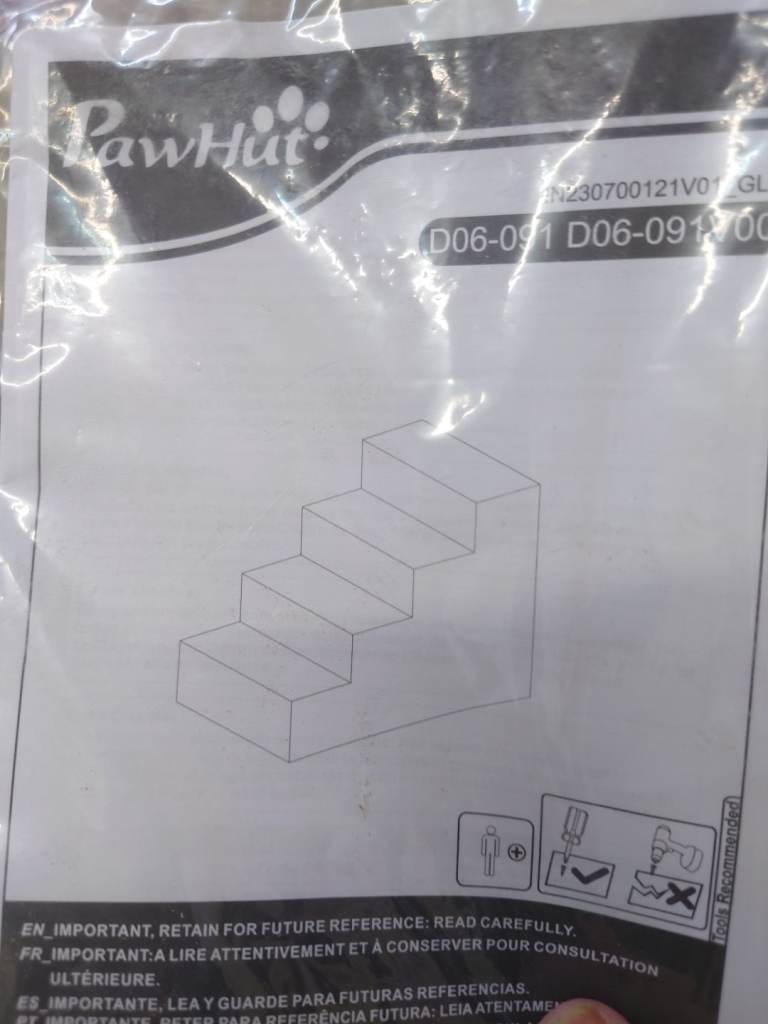 Pets stairs needs assembling pick up portished