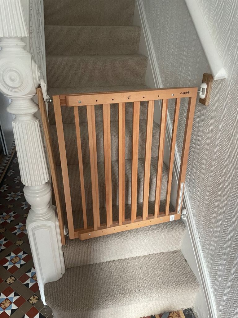 Pair of Wooden Safety Gates (Cuggl & Mothercare) - Excellent Condition