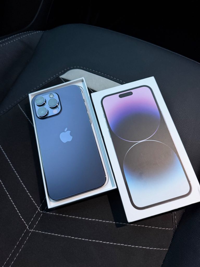 IPhone 14 Pro Max 255GB Deep Blue full set private owner. 