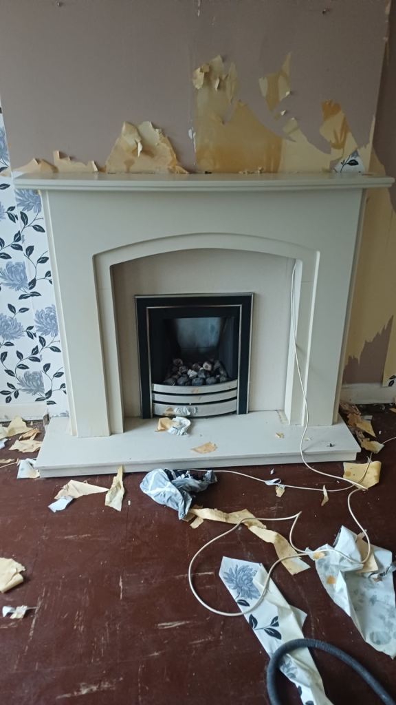 Modern cream Fireplace surround and fGas fire Insert 