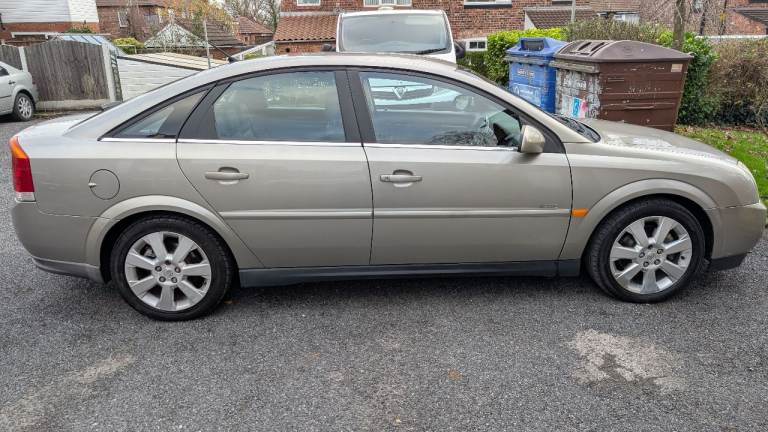 Vauxhall, VECTRA, Hatchback, 2002, Manual, 3175 (cc), 5 doors