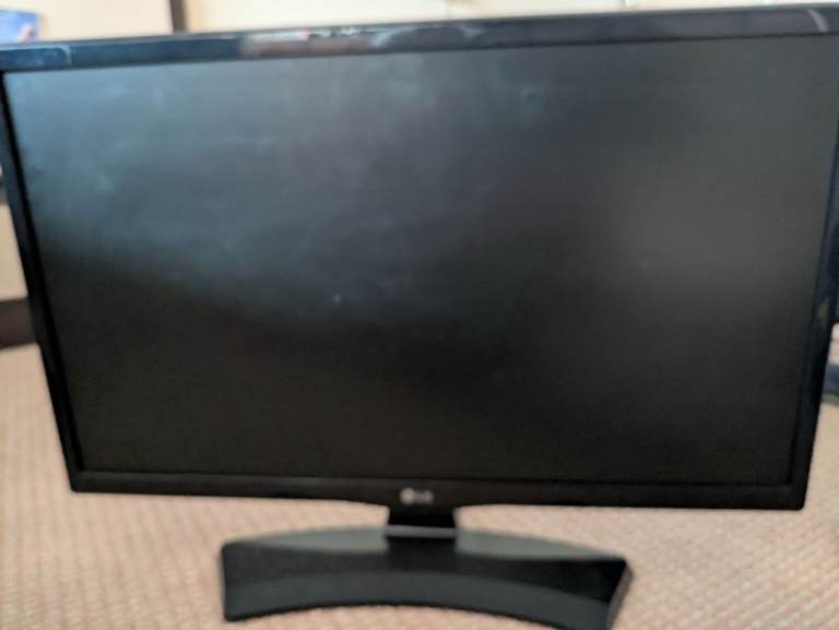 LG 22TK410V-PZ 22-inch Monitor/TV – Good Condition