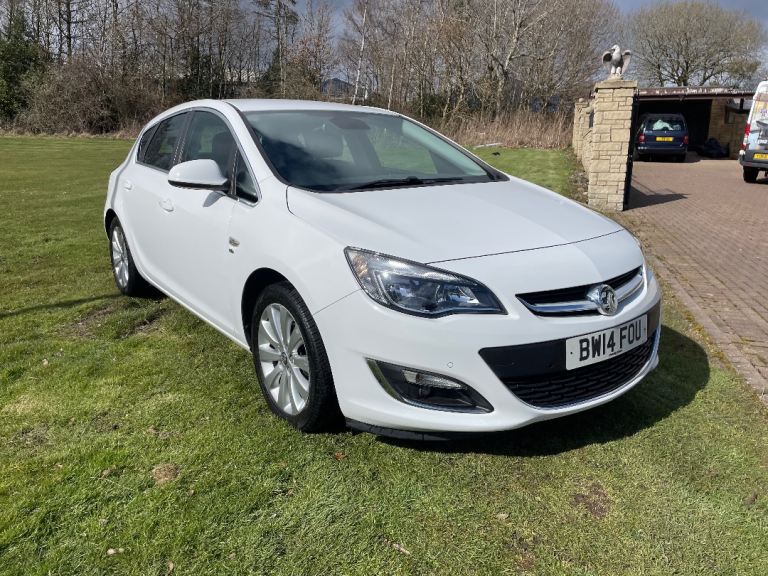 2014 Vauxhall Astra Elite, 48k miles, Years MOT. Serviced. 