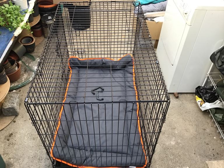Dog cage suitable for medium size dog