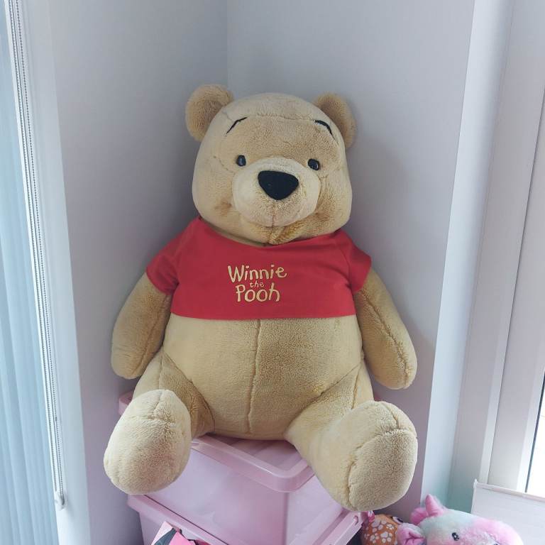 Large Winnie the Pooh Soft Toy – Good Condition