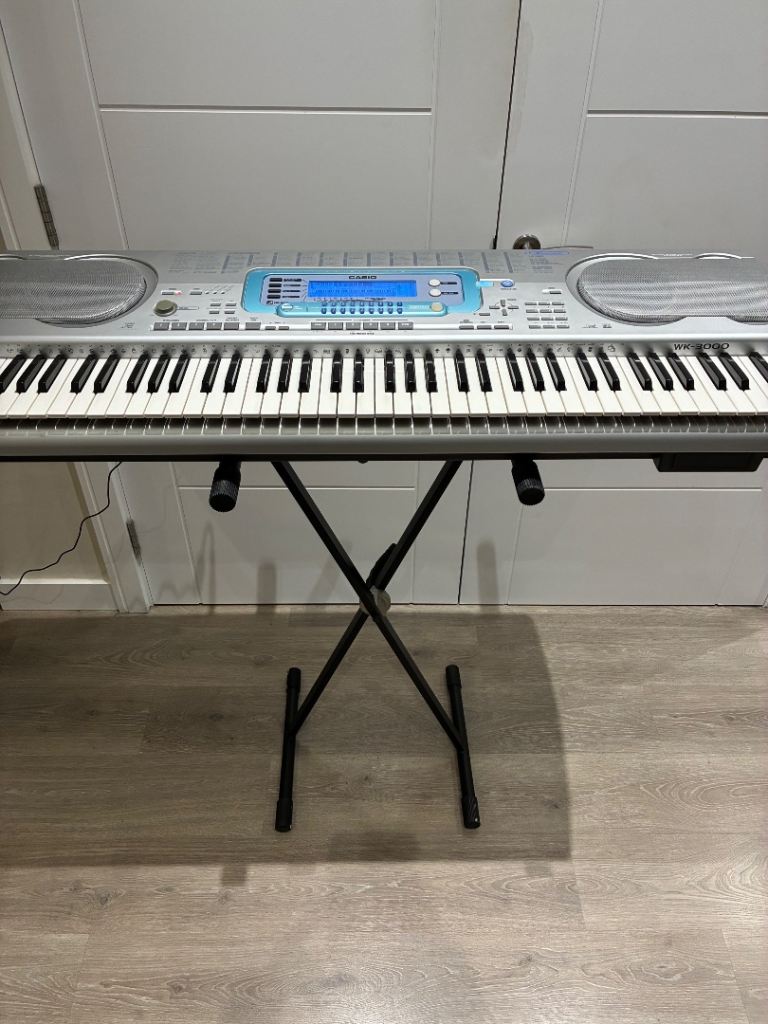 Casio WK-3000 Electronic Keyboard with Stand – Great Condition