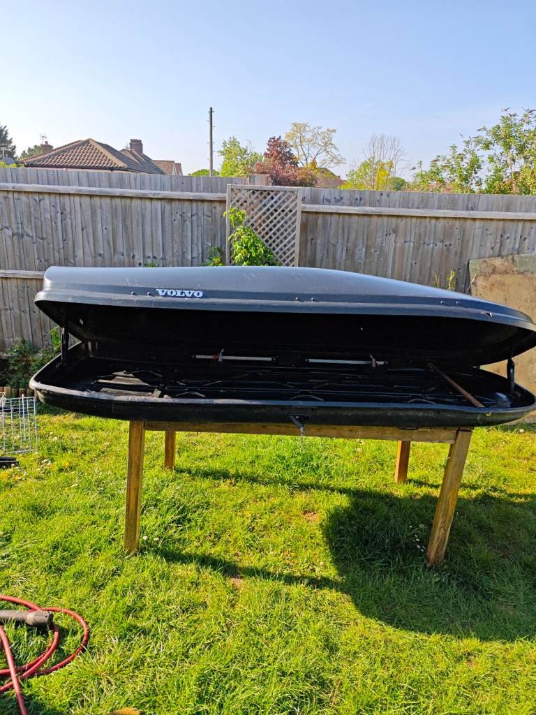 Volvo roof box